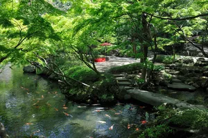 八芳園
