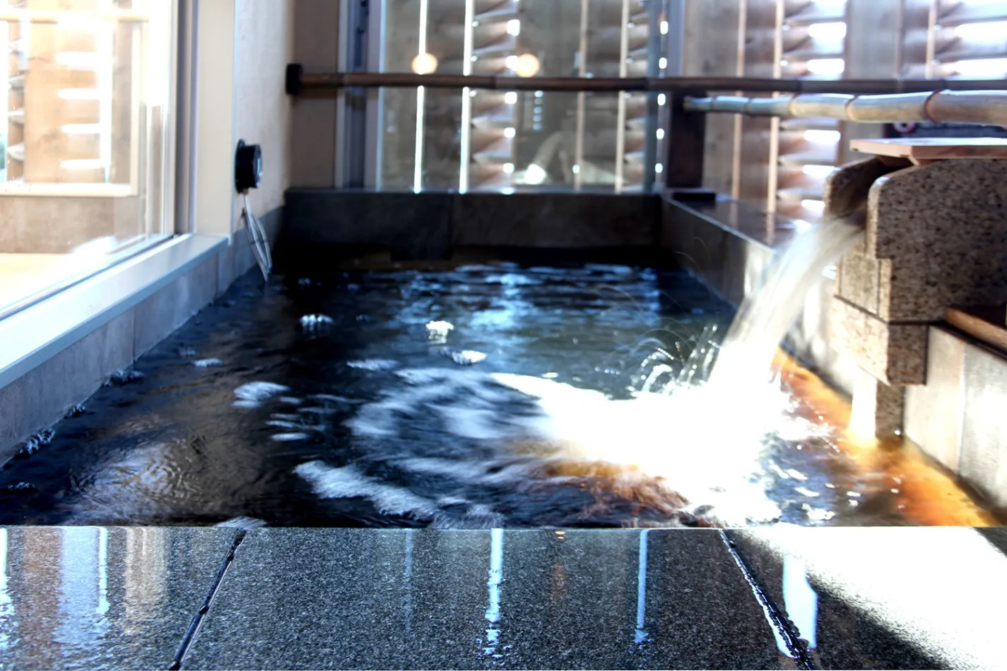 ▲稲村ヶ崎温泉 水風呂