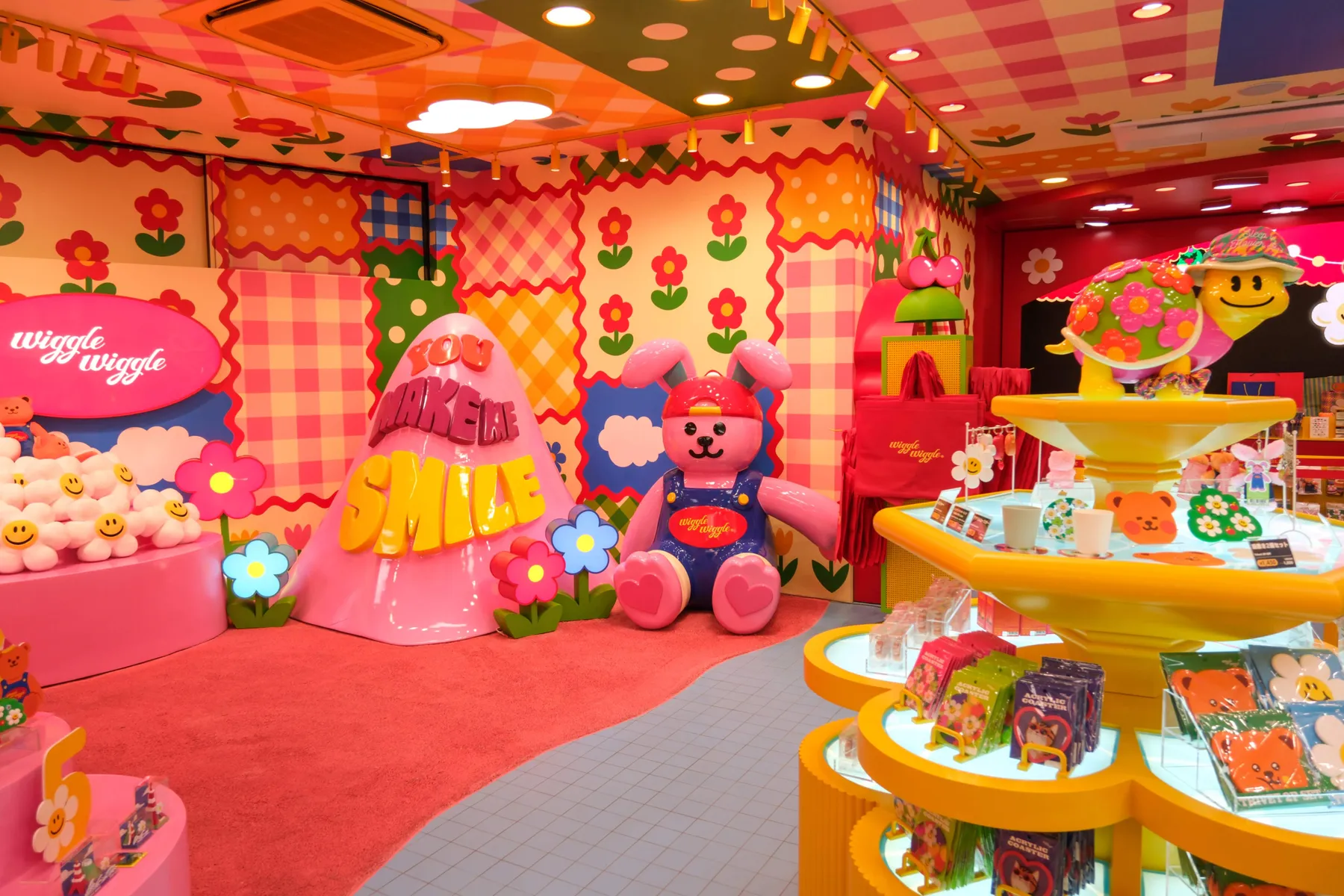 ▲WIGGLE WIGGLE.ZIP HARAJUKU 内観