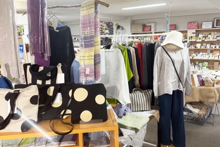 ▲クレヨンハウス東京店 1階「ミズ・クレヨンハウス」