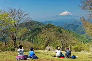鍋割山