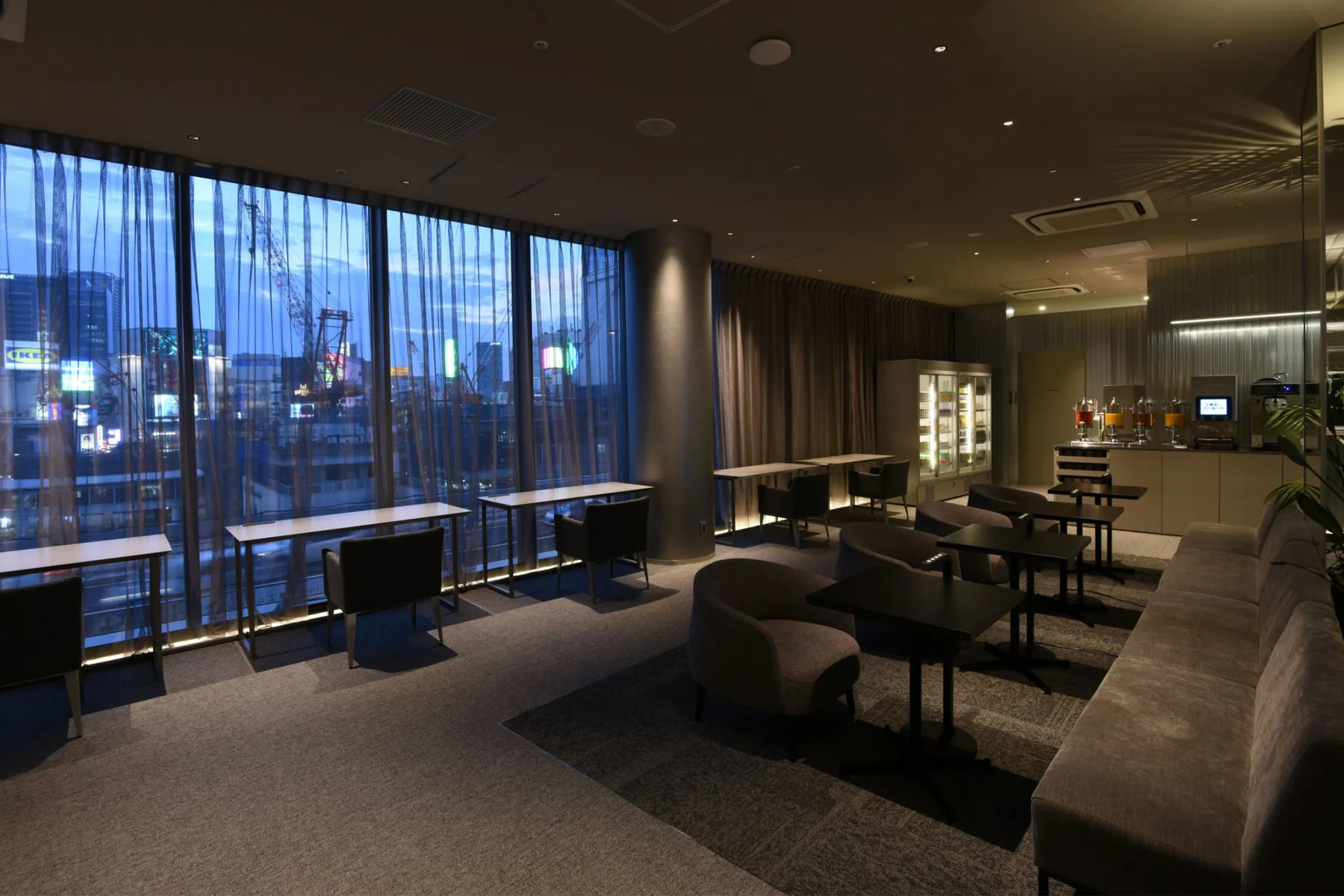 TSUTAYA BOOKSTORE 渋谷サクラステージ_7