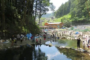 秋川国際マス釣場