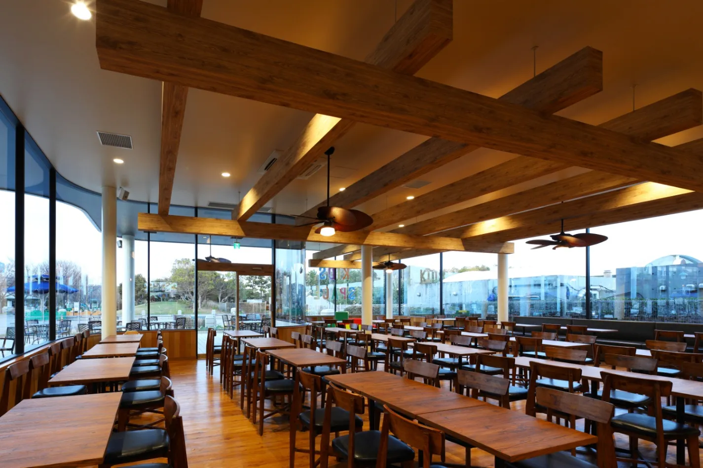 PARKLIFE CAFE & RESTAURANT_3