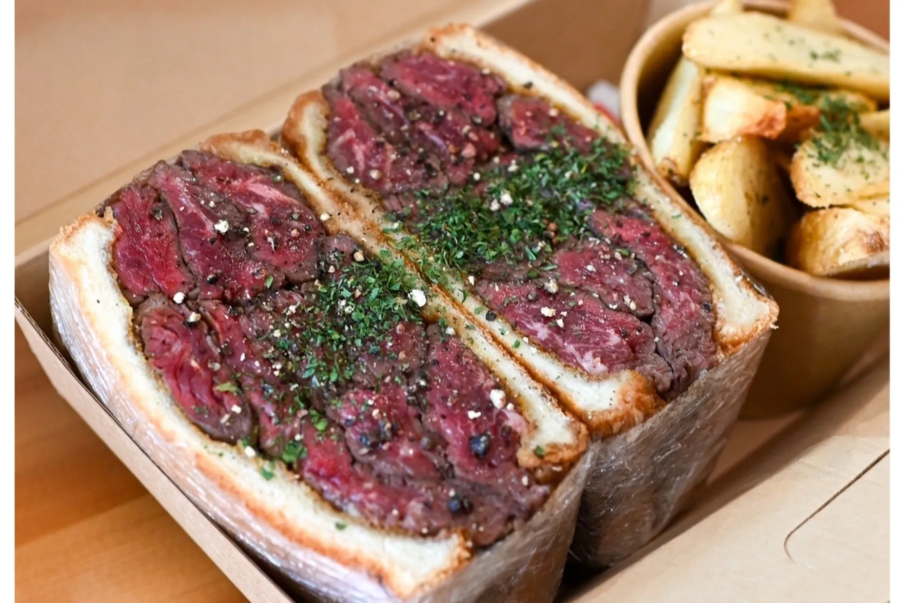 チャームサイドサンドイッチ 原宿竹下通り店_1