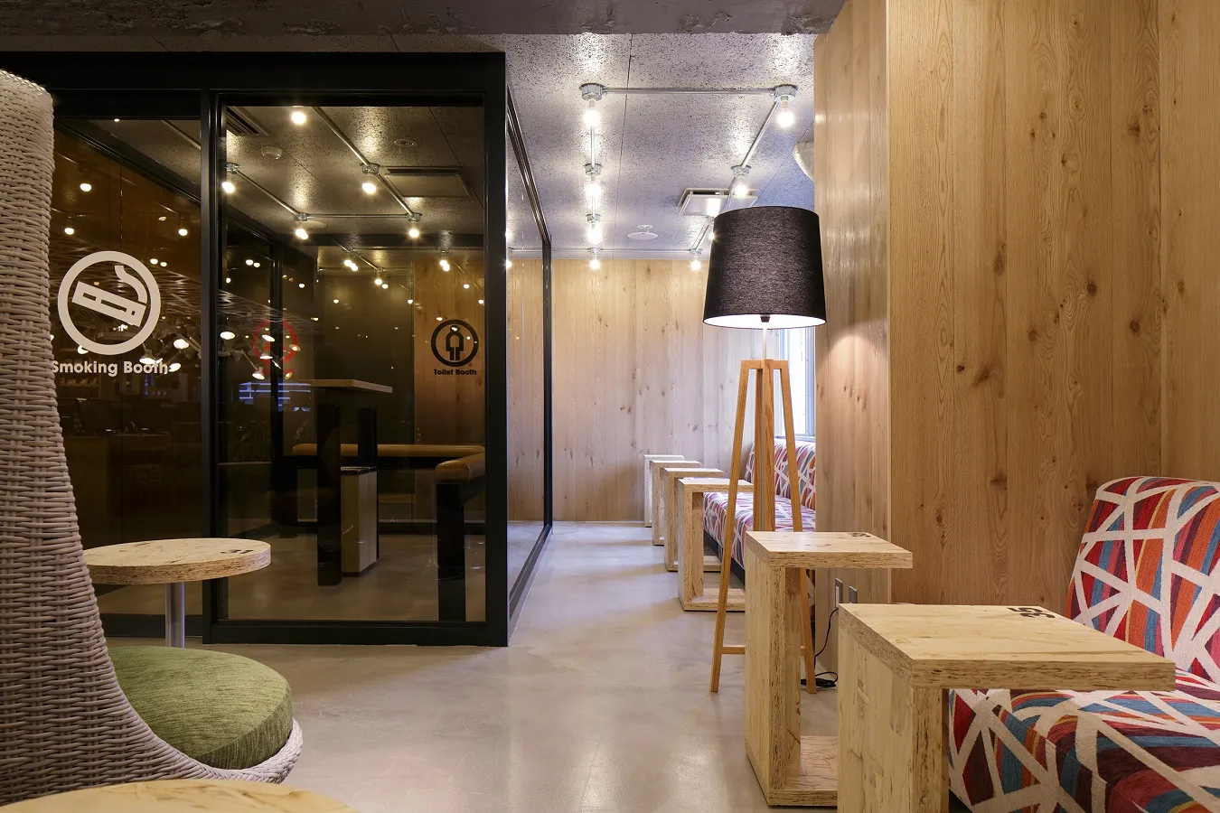 Booth Net Cafe&Capsule_9