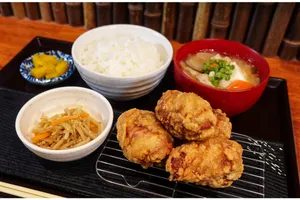 とん汁とからあげの専門店 ばくばく 田町・三田店