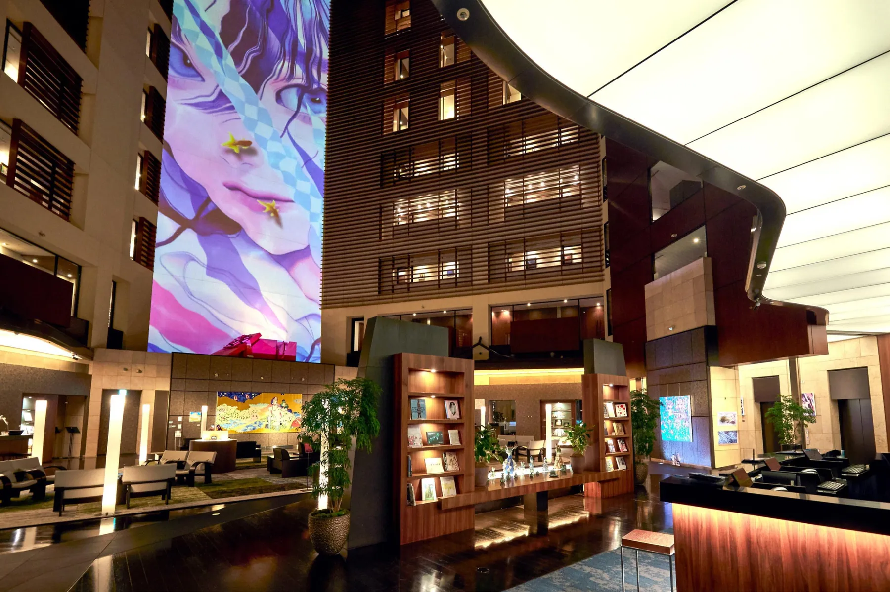 ▲パークホテル東京  25階アトリウム展示