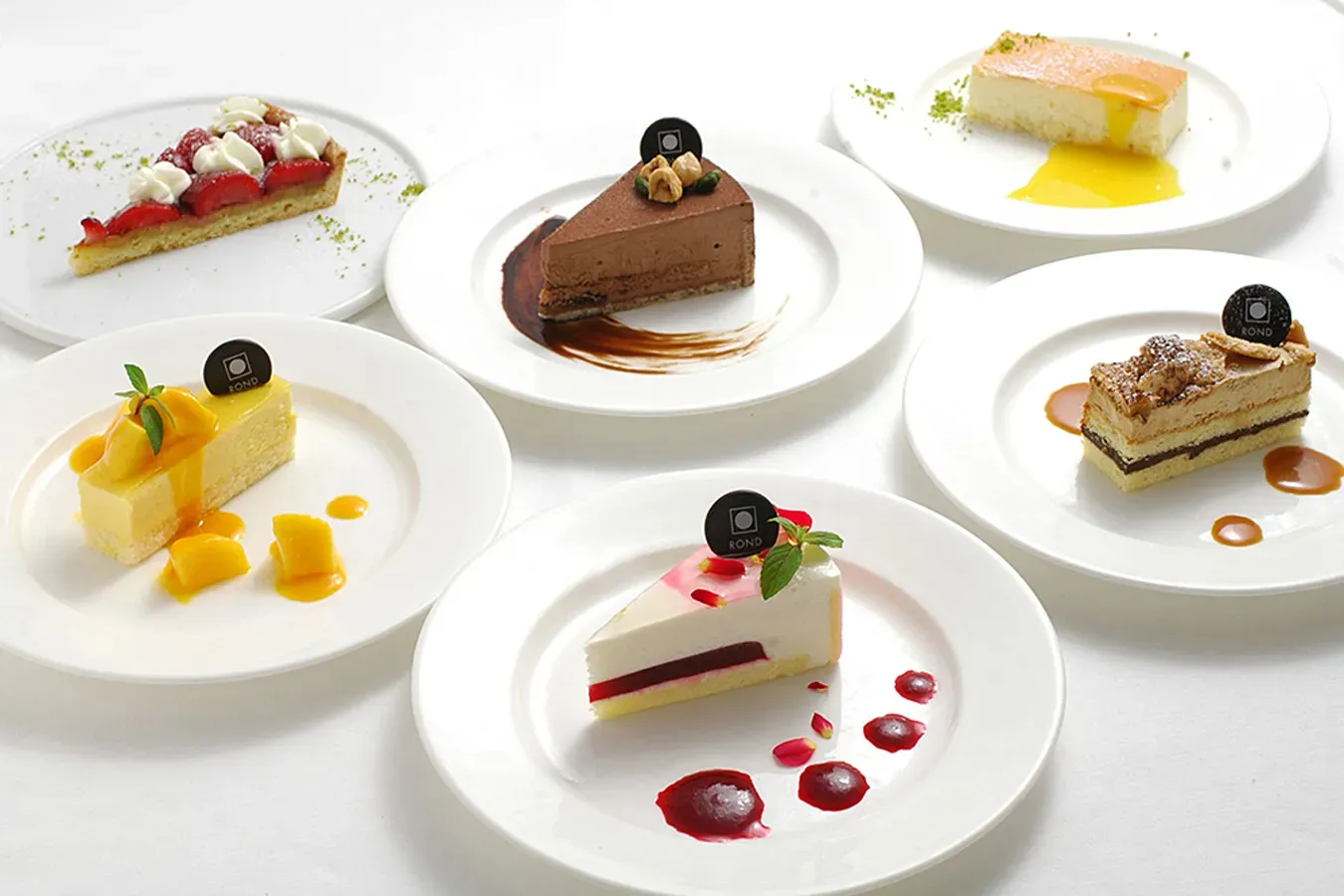 ▲2階「サロン・ド・テ ロンド」ケーキ例 (C)国立新美術館