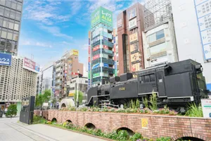 新橋駅前SL広場周辺