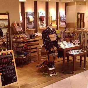 しゃら池袋店