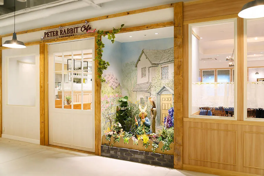 ピーターラビット(TM)カフェ横浜ハンマーヘッド店
