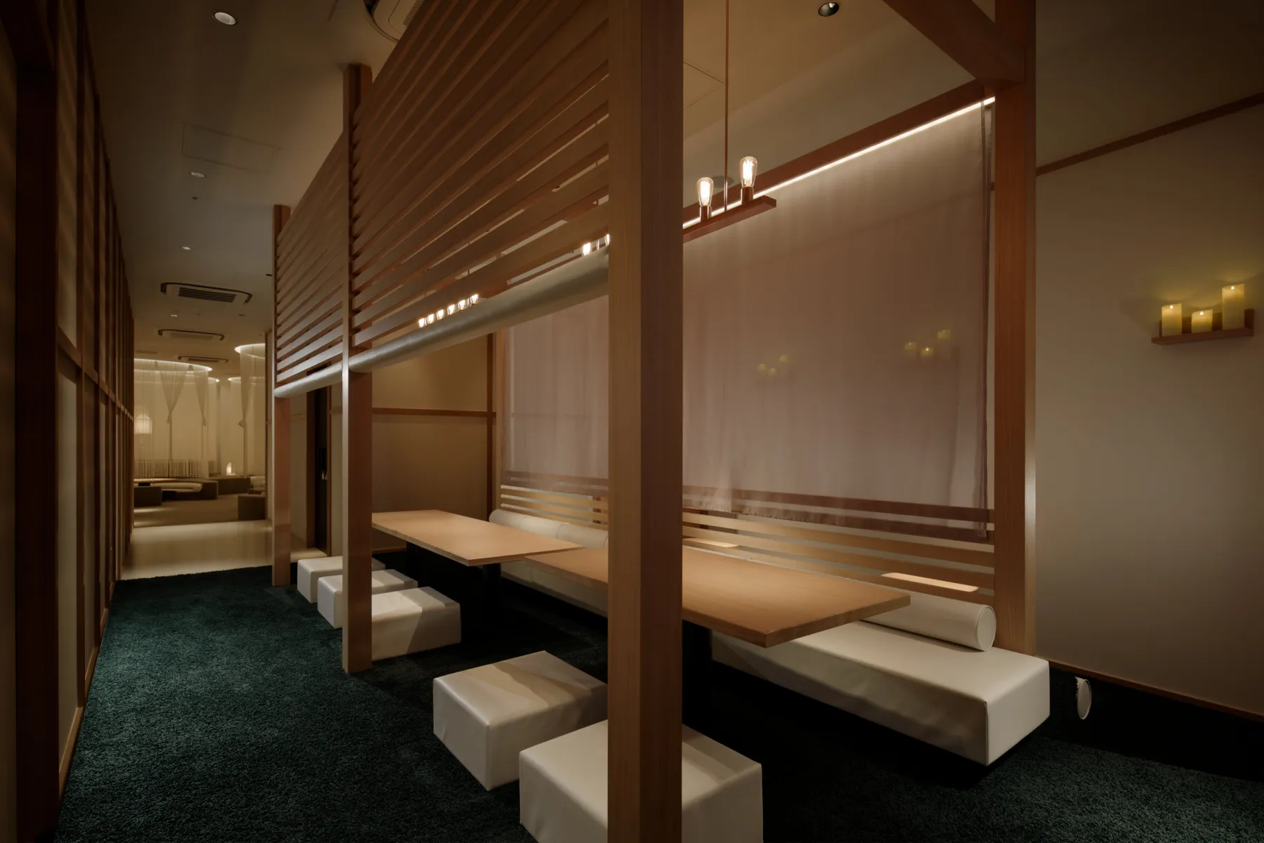 ▲KICHIRI MOLLIS 新宿三丁目 内観（テーブル席）