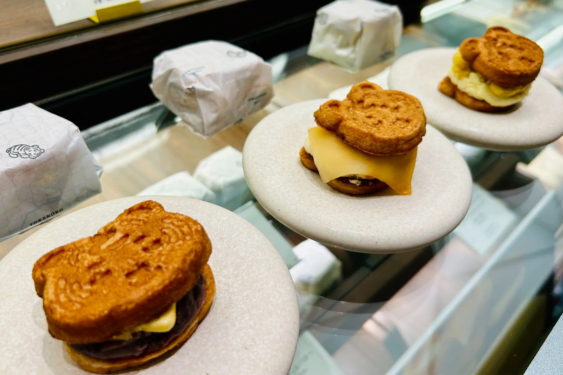 ▲バター菓子専科 虎子堂 グランスタ東京店「とらもっち」（撮影：レッツエンジョイ東京編集部）