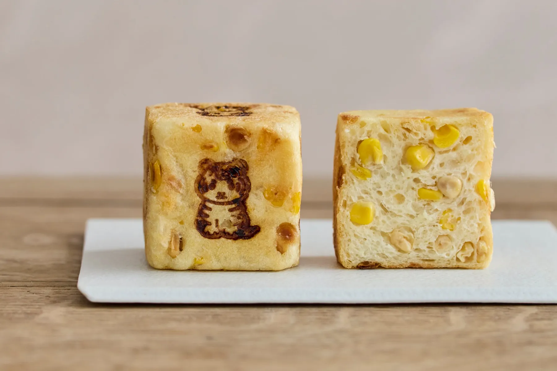 ▲バター菓子専科 虎子堂 グランスタ東京店「とらのコーンパン 」