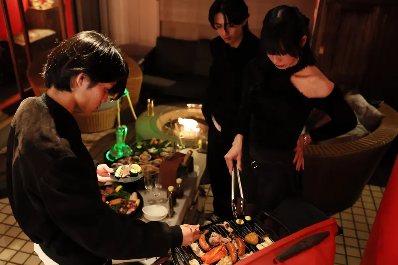 ▲【完全貸切】西麻布のプライベートテラスで本格BBQ。1日1組限定だからこそ叶う、自由で贅沢なパーティータイム。