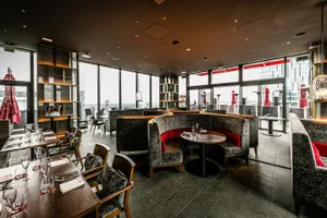 CE LA VI RESTAURANT & SKY BAR