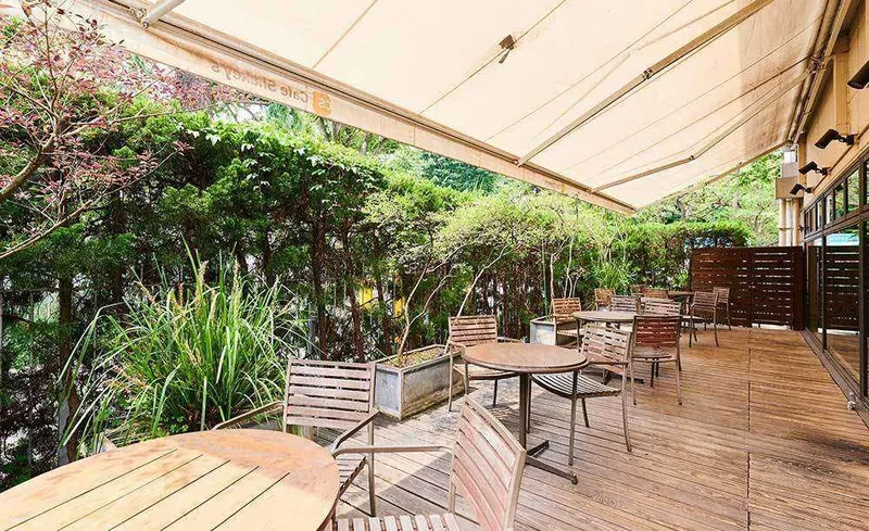 Cafe Shakey’s  外苑信濃町店