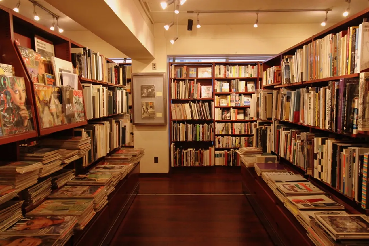 Flying Books_1