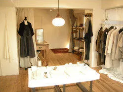 evam eva　青山店