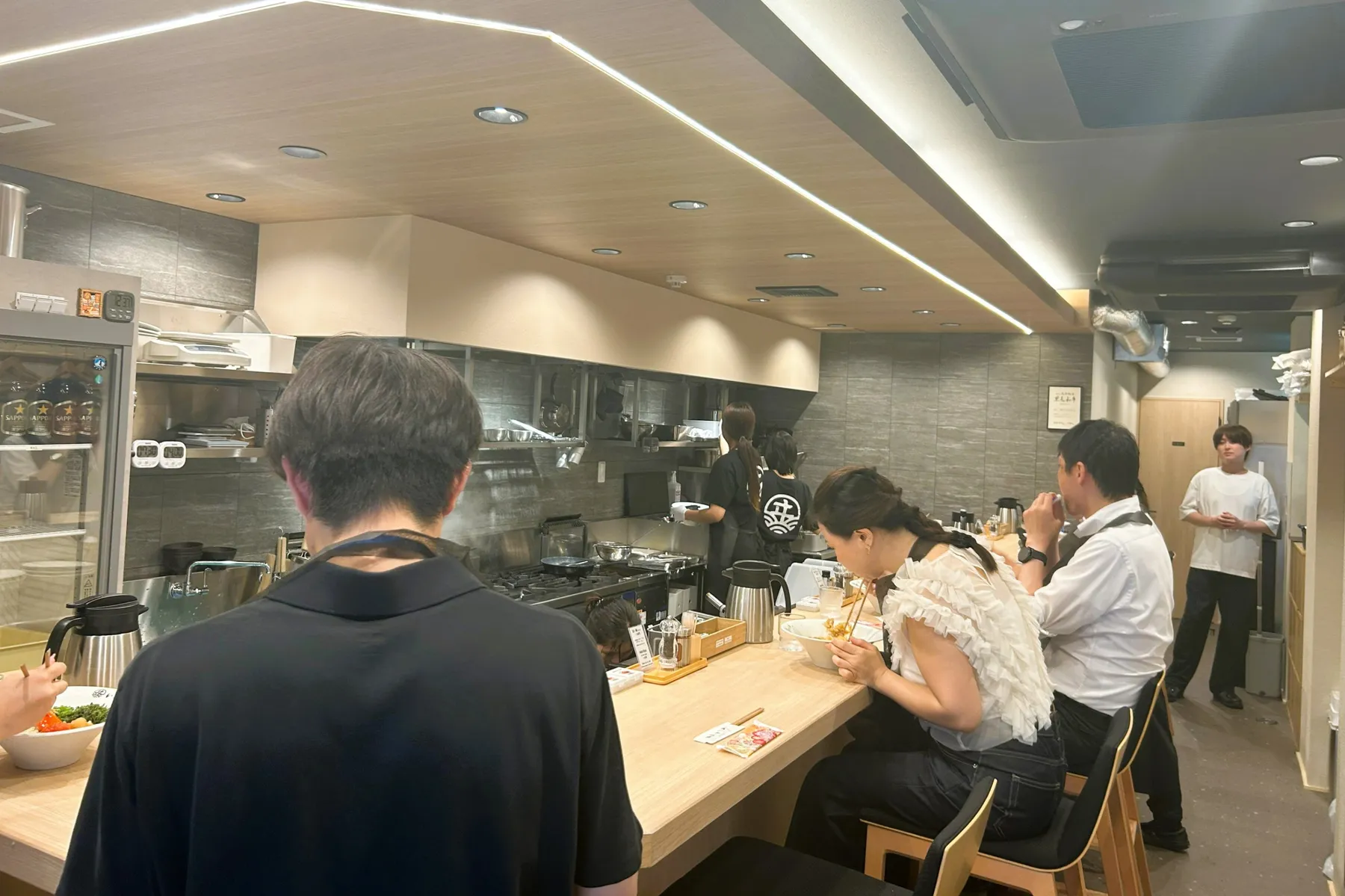 ▲麺屋いしヰ 銀座店 店内（撮影：レッツエンジョイ東京編集部）