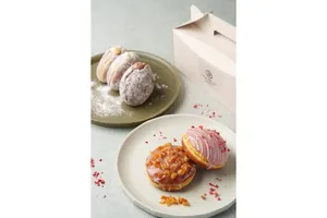 SILK AND ILY DONUT