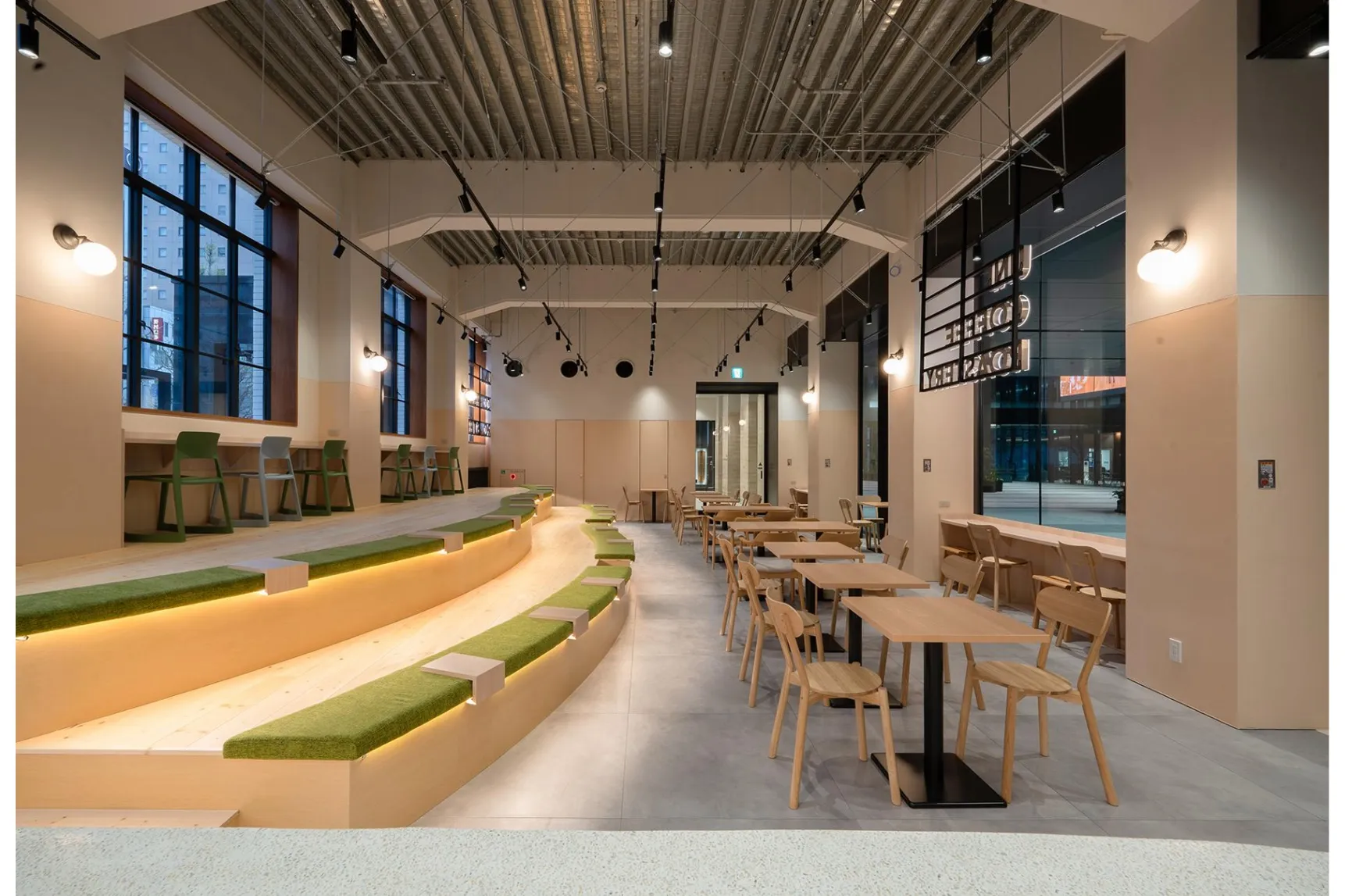 UNI COFFEE ROASTERY 川崎市役所_5