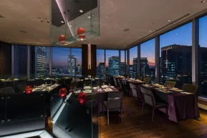 ダイニング＆バーTENQOO（テンクウ）