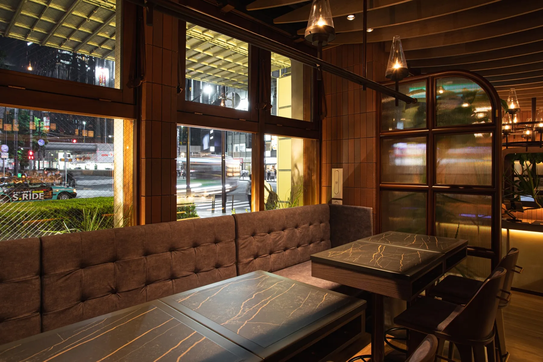 Oyster bar & French Bistro WHARF_16