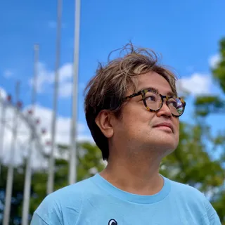 鎮目博道　（テレビプロデューサー・ライター・顔ハメパネル愛好家）